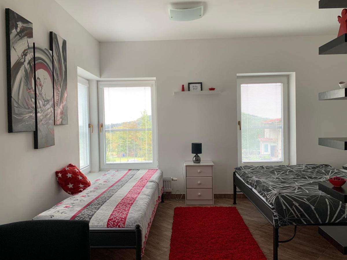 Apartmany Na Rozcesti Lomnice nad Popelkou ภายนอก รูปภาพ