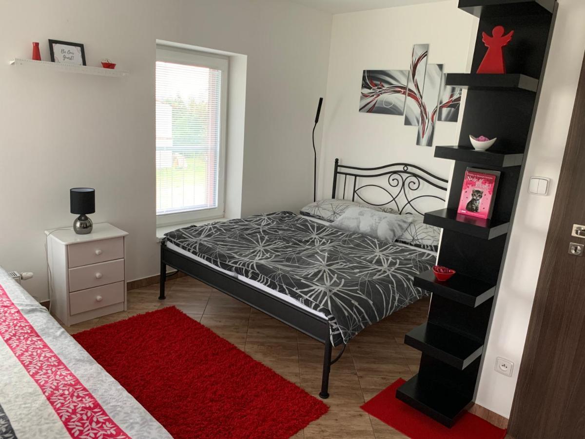 Apartmany Na Rozcesti Lomnice nad Popelkou ภายนอก รูปภาพ