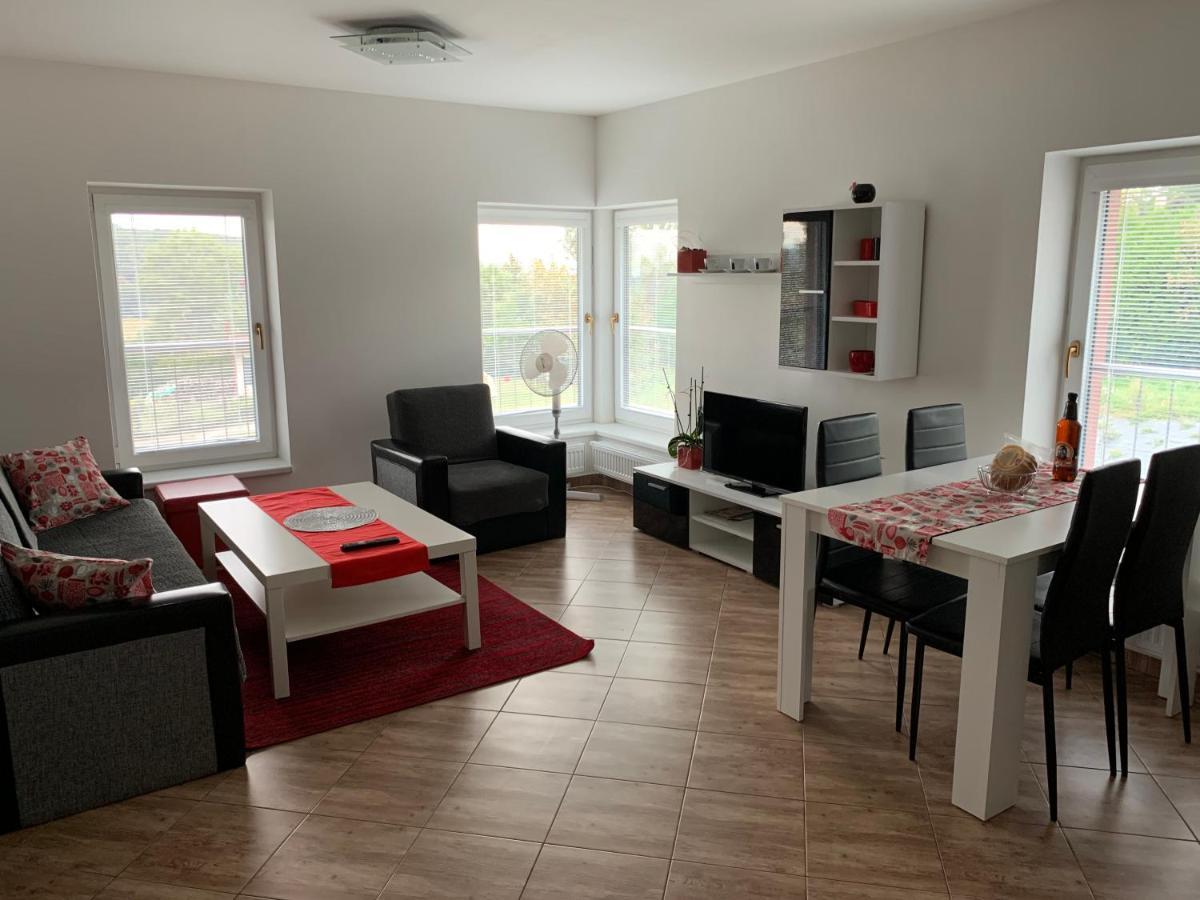 Apartmany Na Rozcesti Lomnice nad Popelkou ภายนอก รูปภาพ