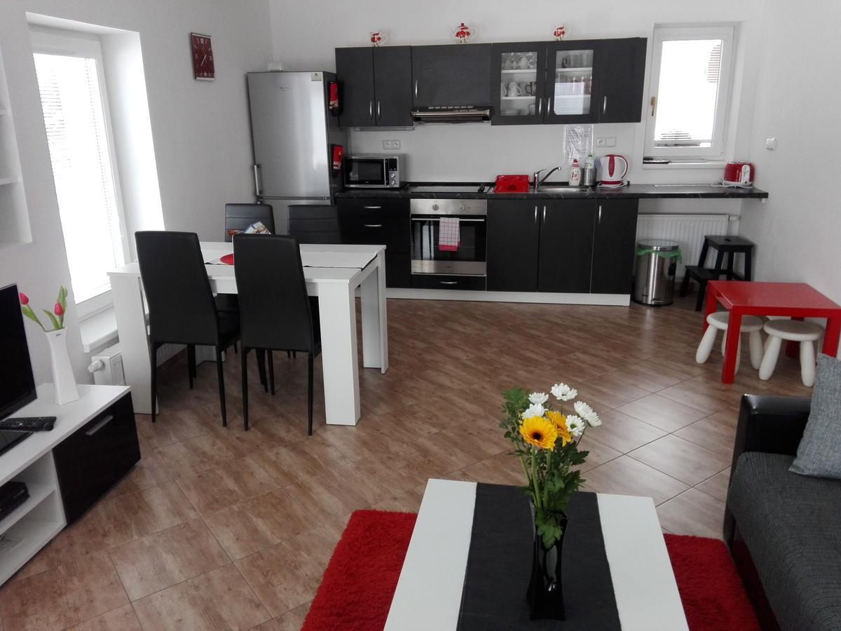 Apartmany Na Rozcesti Lomnice nad Popelkou ภายนอก รูปภาพ