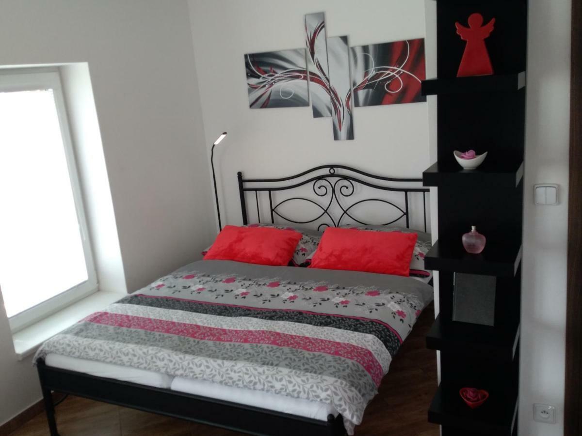Apartmany Na Rozcesti Lomnice nad Popelkou ภายนอก รูปภาพ
